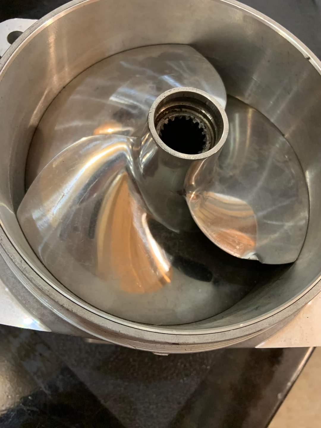 Kawasaki Ultra cavita: bomba, impulsor y pérdida de empuje